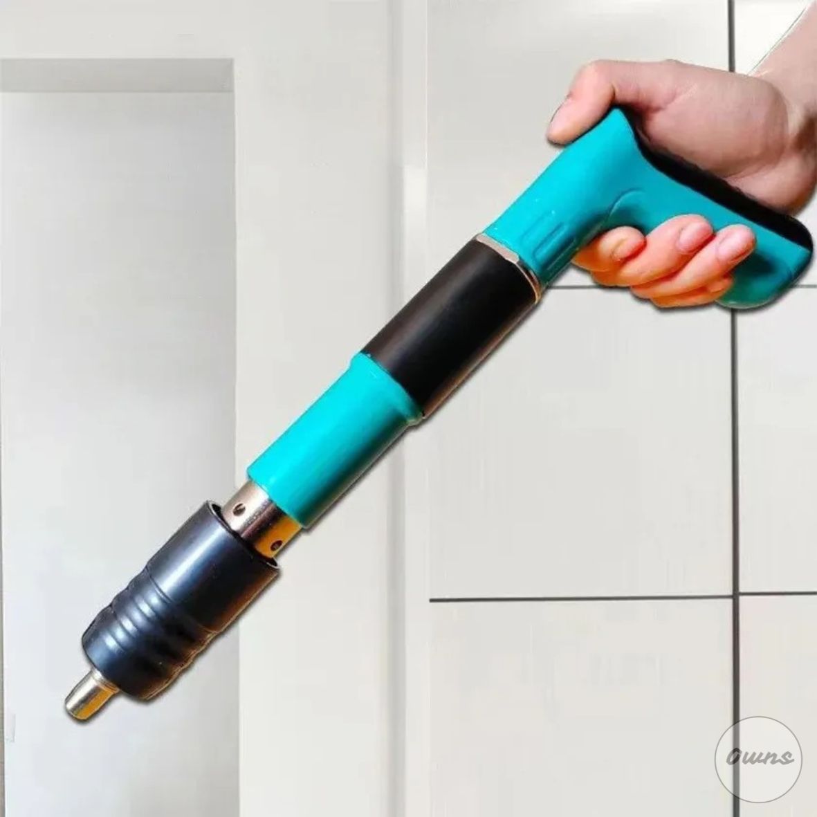 Pistola de Clavos ImpactPro™ (Incluye clavos) – Fija todo al instante, sin cables ni complicaciones